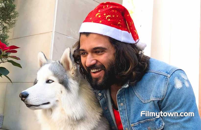 Vijay Deverakonda turns Santa for children