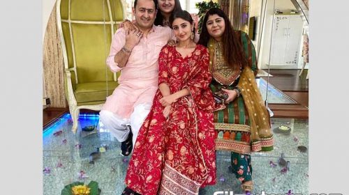 Dhwani Bhanushali celebrates Diwali with her family